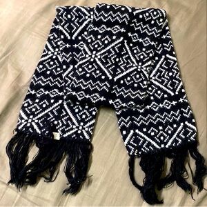 Fair Isle Knit Pattern Black and White Scarf with Fringe